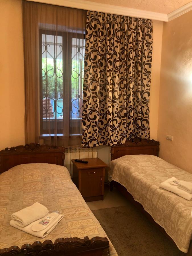 Hotel Vivas Goris Exterior photo
