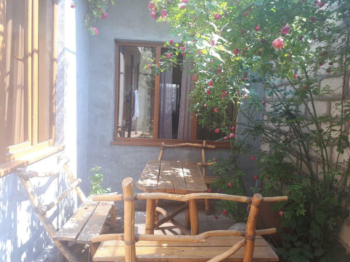 Hotel Vivas Goris Exterior photo