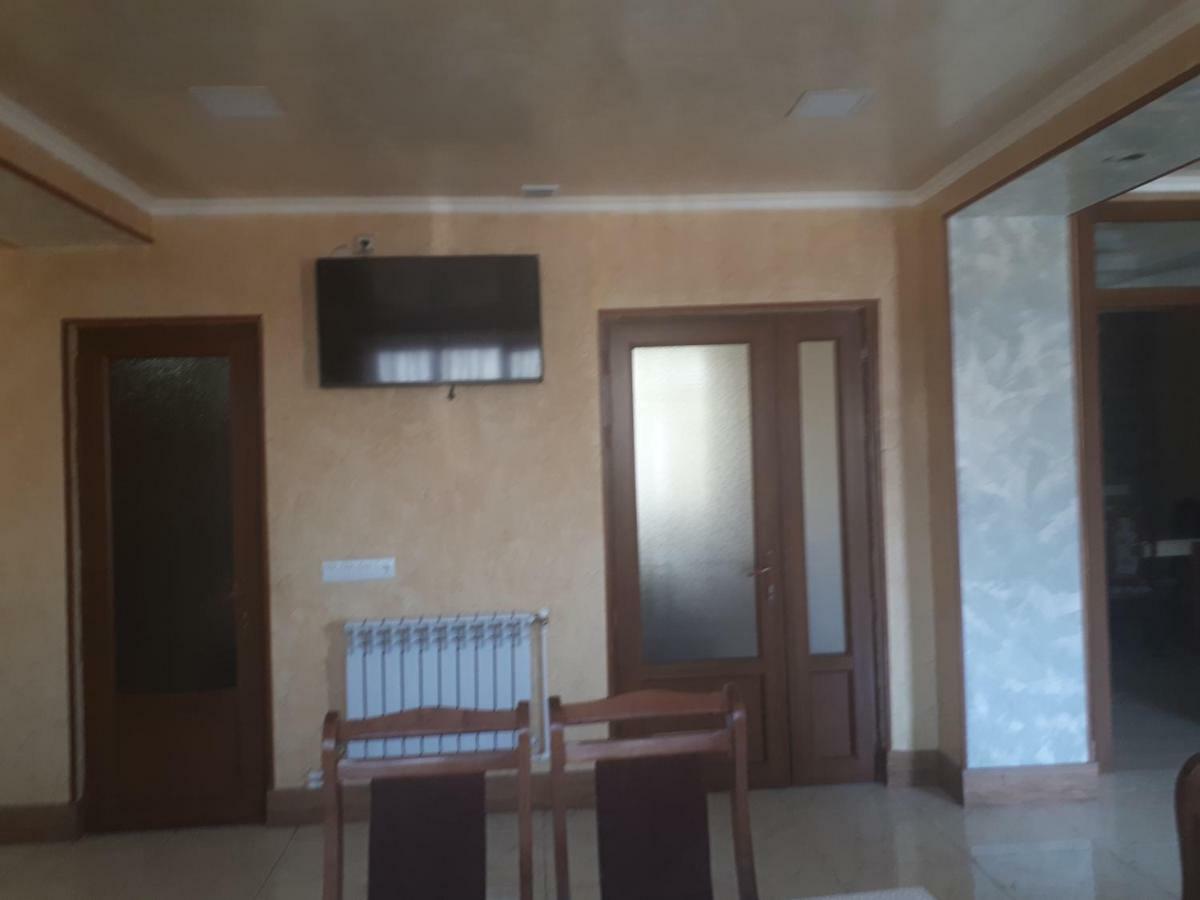 Hotel Vivas Goris Exterior photo